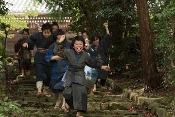 「小さな橋で」